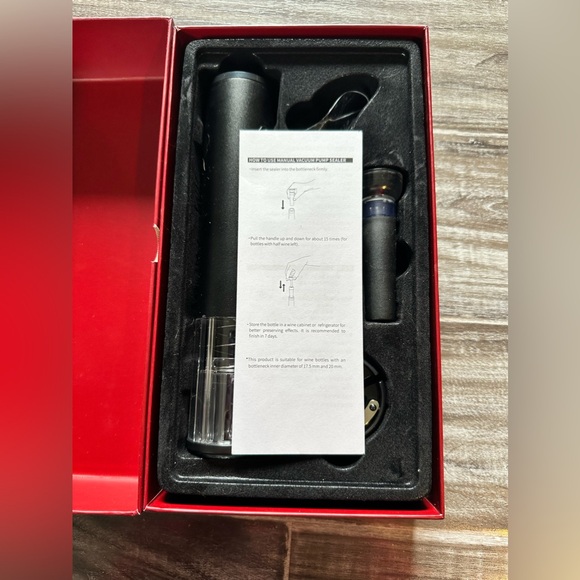 Electric Wine 🍷 Set plus 2 handmade dish cloths - Picture 5 of 6